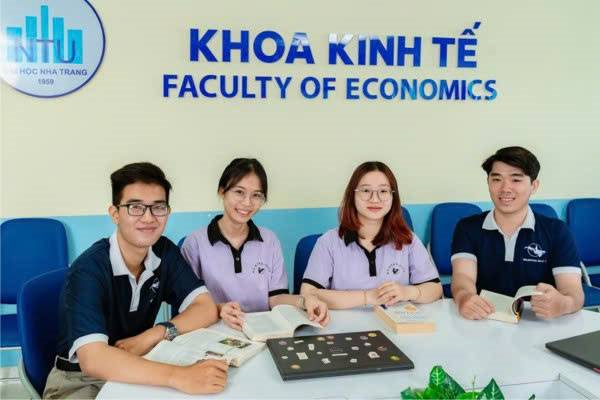 Quản trị Kinh doanh song ngữ Anh - Việt