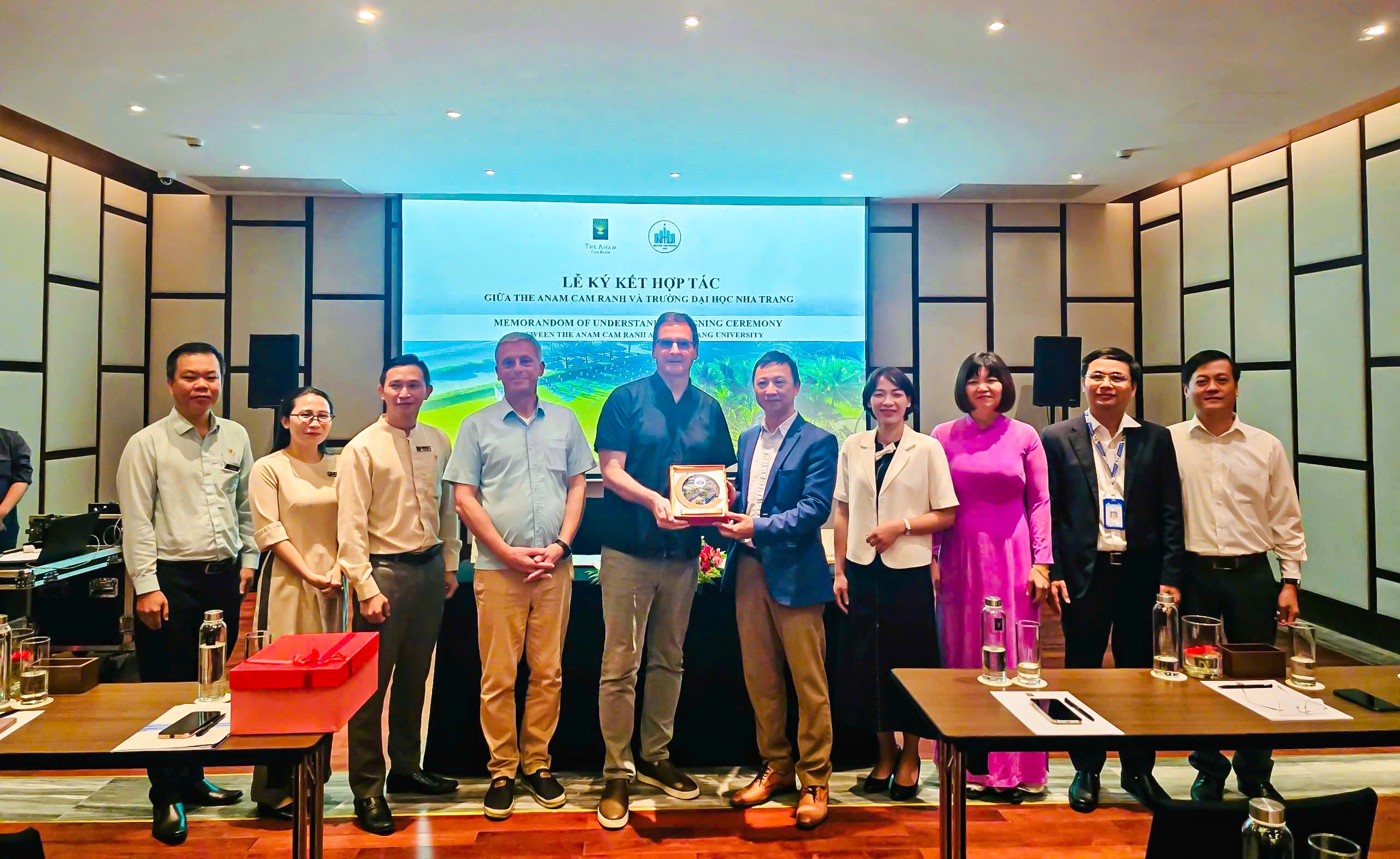 Trường Đại học Nha Trang ký kết Biên bản ghi nhớ hợp tác với The Anam Cam Ranh Resort