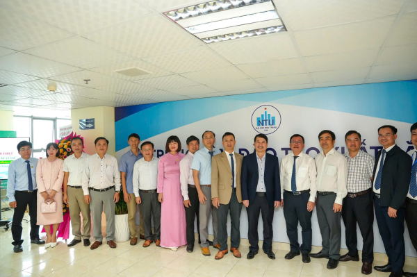 Ra mắt Trung tâm Đào tạo xuất sắc - Trường Đại học Nha Trang - Kiến tạo không gian đào tạo khai mở năng lực, định hình lộ trình, hướng tới sự xuất sắc