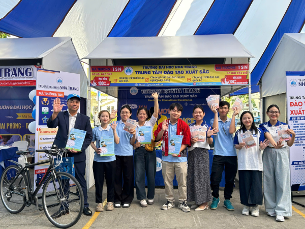 Trung tâm Đào tạo xuất sắc (CEE) tham gia Ngày hội tuyển sinh do Báo Thanh Niên tổ chức