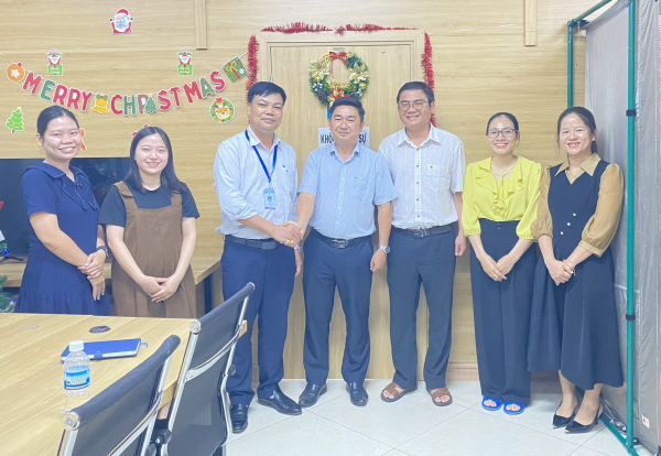 TS Đinh Đồng Lưỡng thăm, chúc Tết và làm việc đầu xuân tại Công ty TNHH Kỹ sư Công nghệ Cao Việt Nam (VHEC)