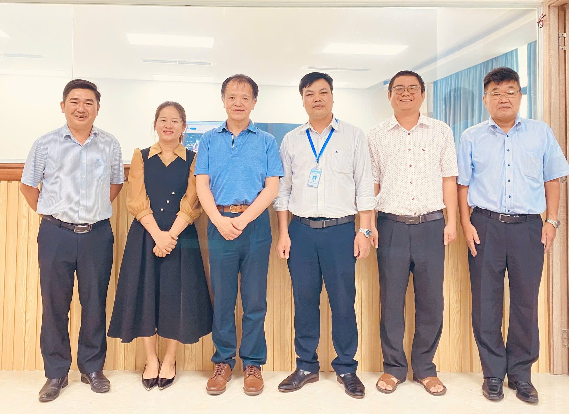 TS Đinh Đồng Lưỡng thăm, chúc Tết và làm việc đầu xuân tại Công ty TNHH Kỹ sư Công nghệ Cao Việt Nam (VHEC)