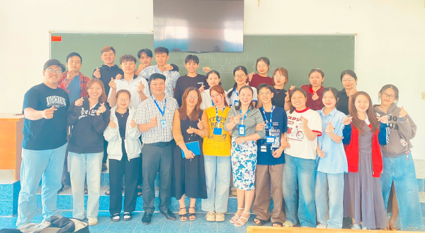 Gặp gỡ sinh viên lấy ý kiến triển khai học phần thực hành trải nghiệm ngành Du lịch