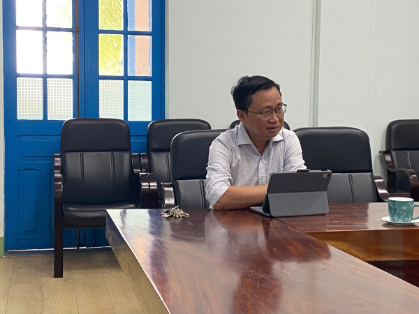 Ban Giám hiệu làm việc với Trung tâm đào tạo xuất sắc về định hướng phát triển và cơ chế phối hợp triển khai các chương trình đào tạo đặc biệt