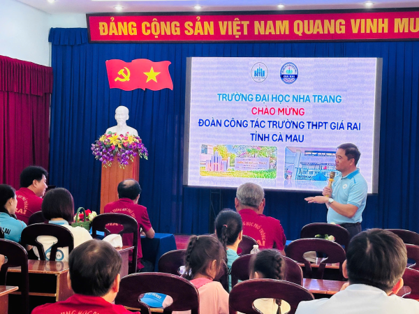 Trường Đại học Nha Trang đón tiếp và giao lưu với Trường THPT Giá Rai, tỉnh Cà Mau