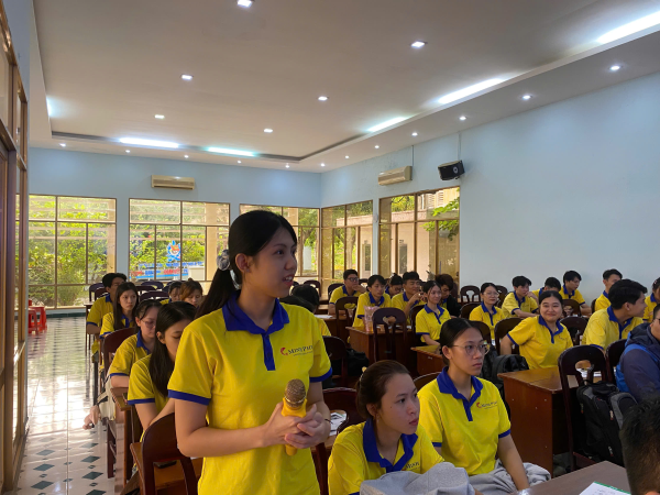 Trường Đại học Nha Trang khai giảng khóa đào tạo kiến thức bổ trợ cho sinh viên 65.CBTS-MP
