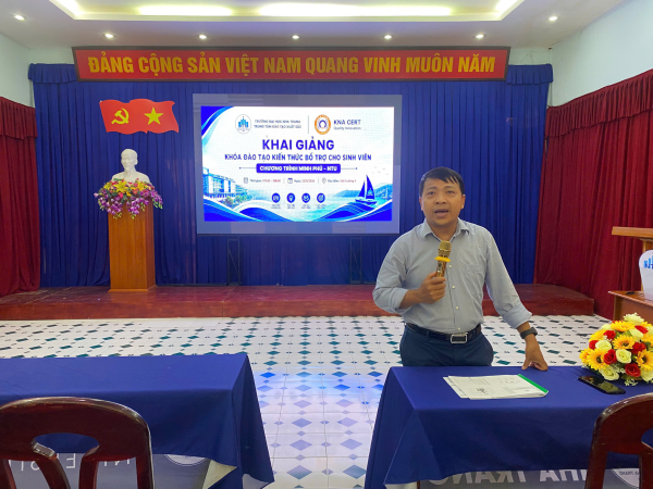 Trường Đại học Nha Trang khai giảng khóa đào tạo kiến thức bổ trợ cho sinh viên 65.CBTS-MP