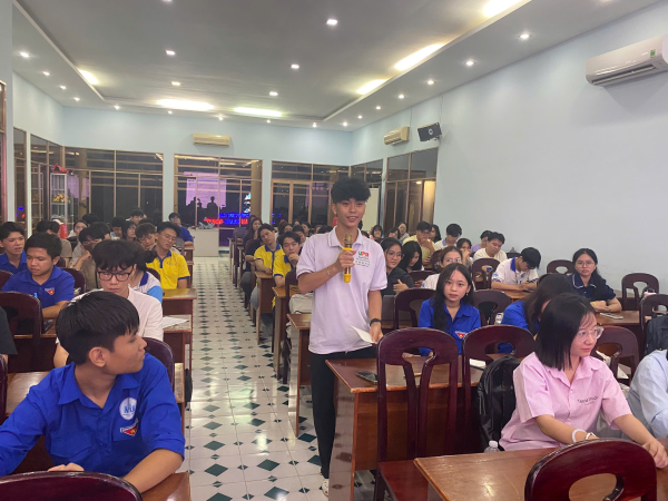 Trung tâm Đào tạo xuất sắc gặp mặt định kỳ Ban cán sự các lớp chương trình đào tạo đặc biệt năm học 2026 - 2027