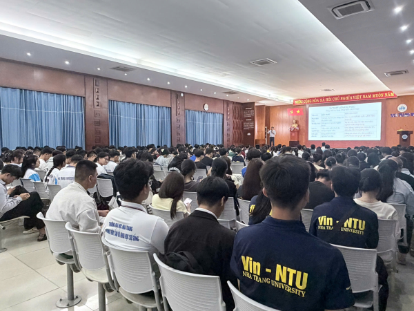 Trường Đại học Nha Trang gặp mặt đầu khóa sinh viên K68 các Chương trình đào tạo đặc biệt (xuất sắc, doanh nghiệp đặt hàng và liên kết quốc tế)