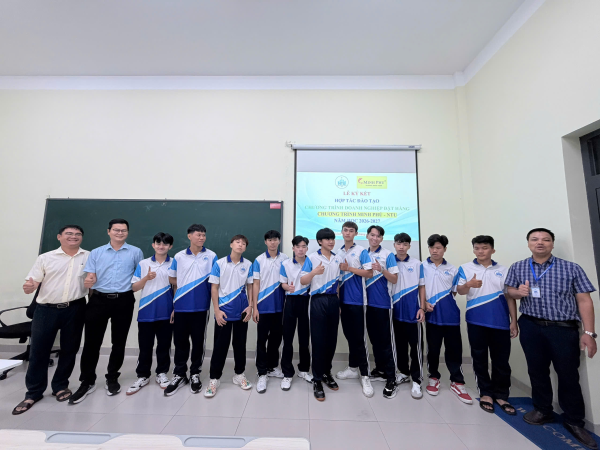 Trường Đại học Nha Trang tổ chức ký kết hợp tác đào tạo với sinh viên chương trình Minh Phú – NTU