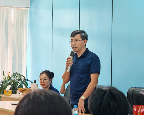 Sinh viên lớp 68.CBTS-HV, ngành Công nghệ chế biến thủy sản kiến tập tại Hải Vương Group