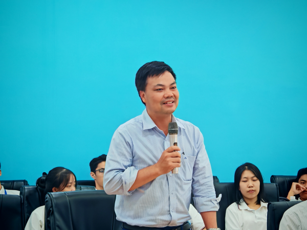 Sinh viên lớp 68.CBTS-HV, ngành Công nghệ chế biến thủy sản kiến tập tại Hải Vương Group
